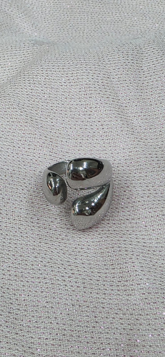Anello in acciaio tre gocce