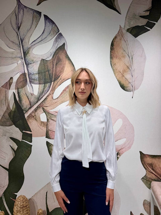 Camicia con cravatta Eiki