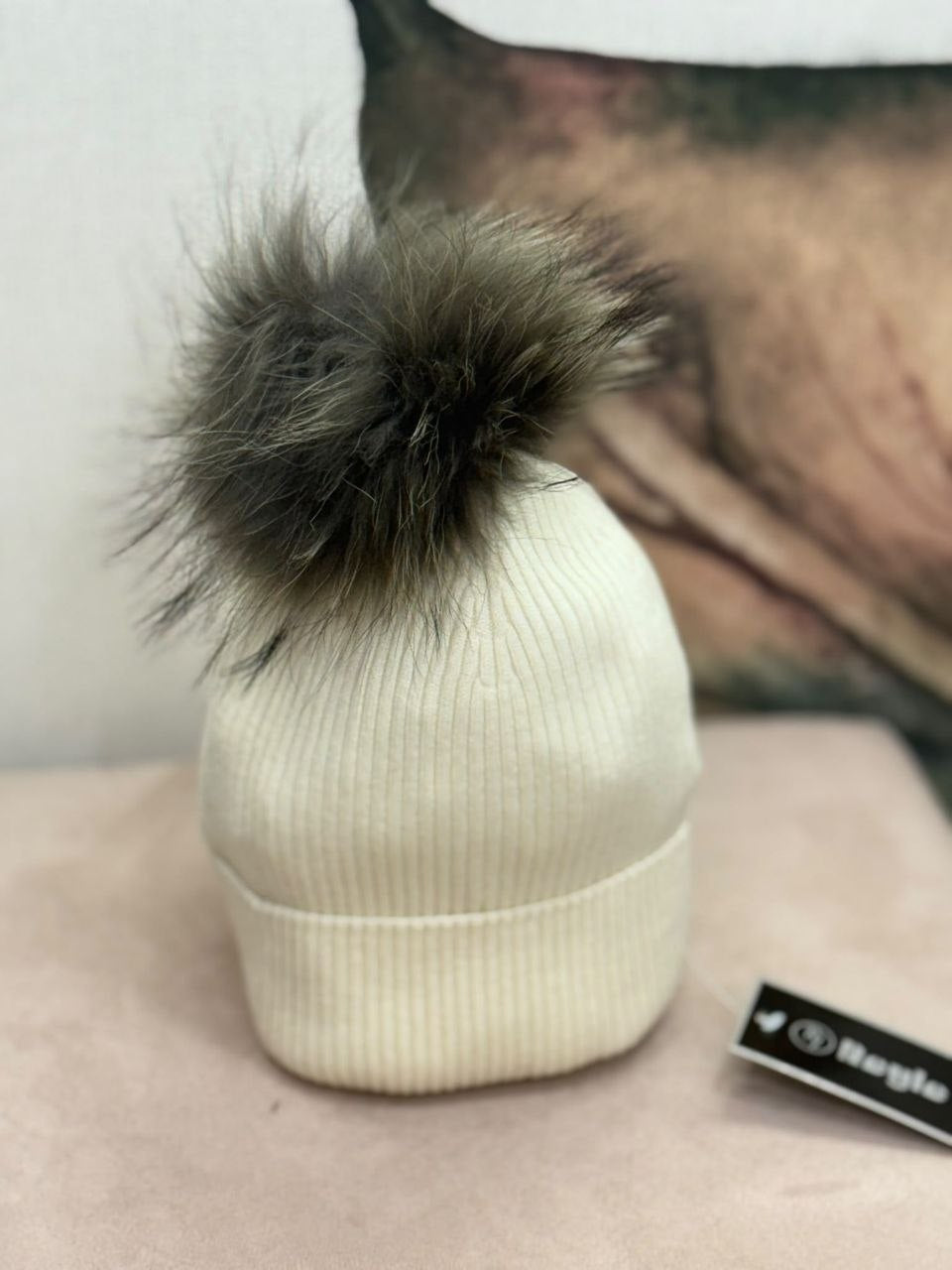 Cappello con pon pon