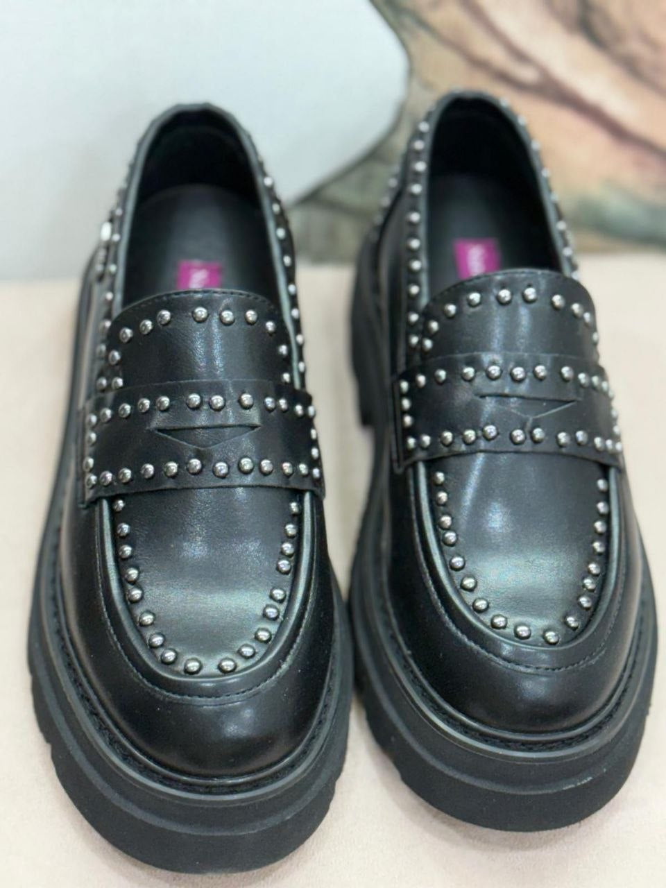 Mocassino con borchie