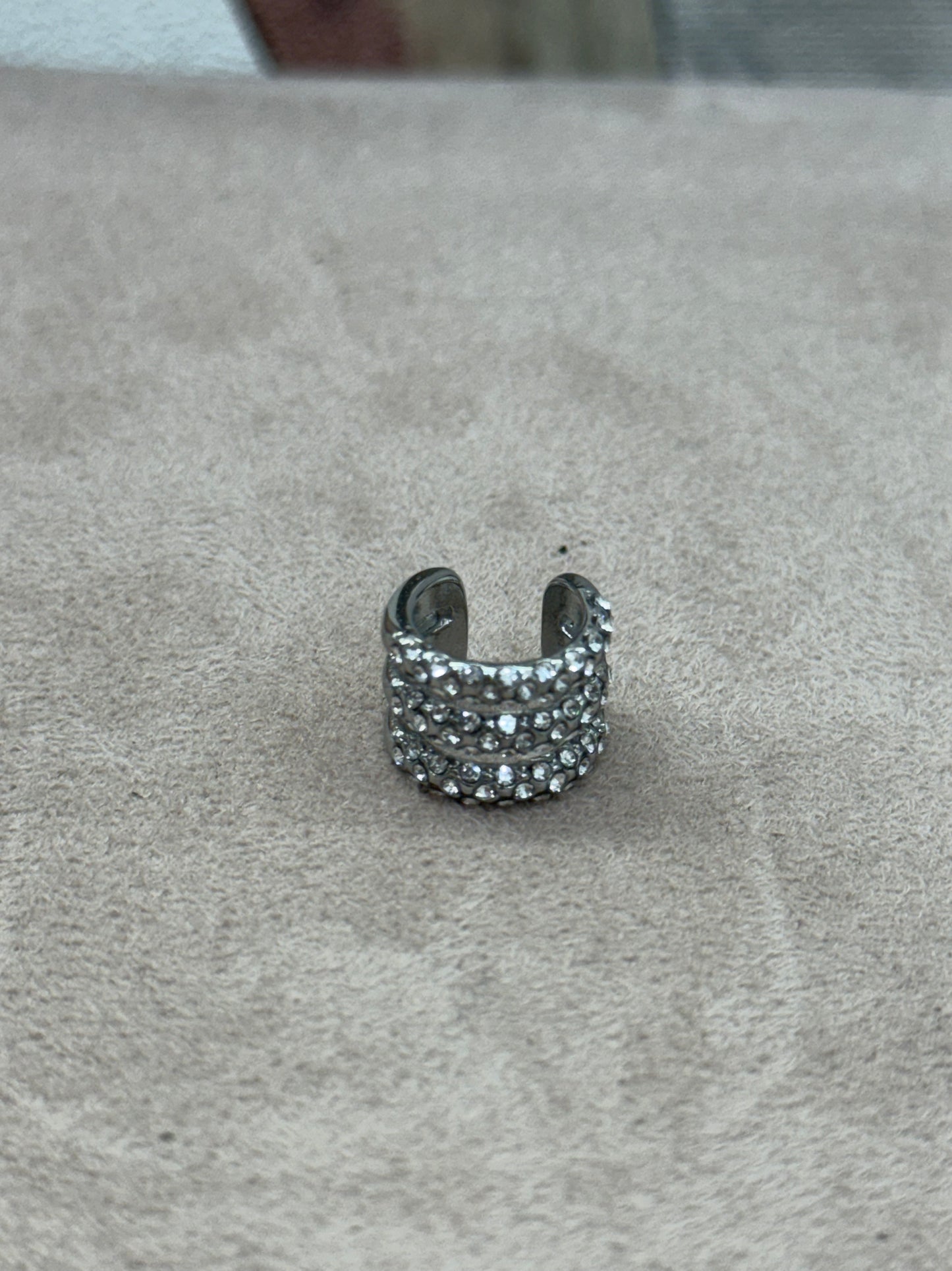 Ear cuff