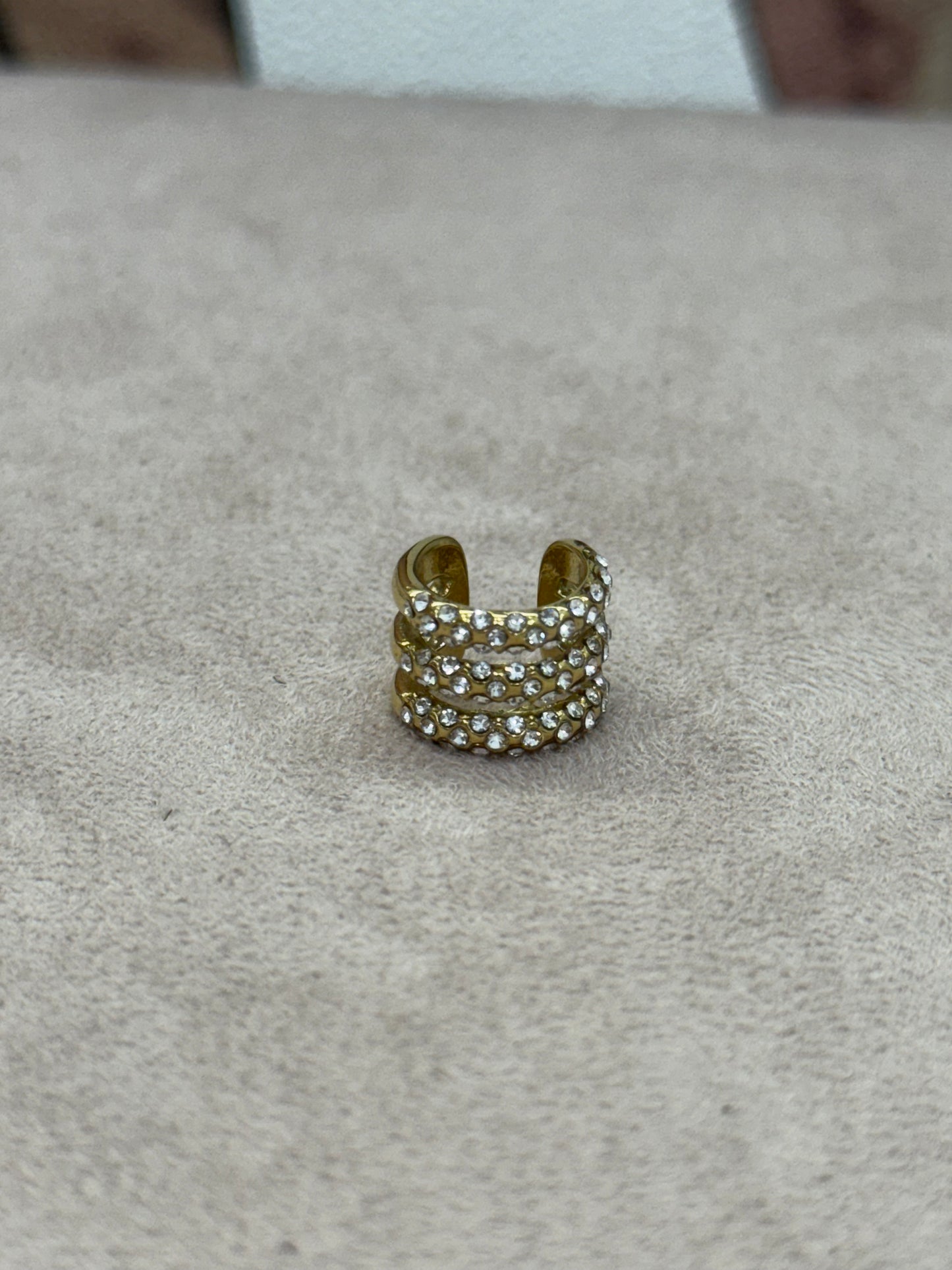 Ear cuff