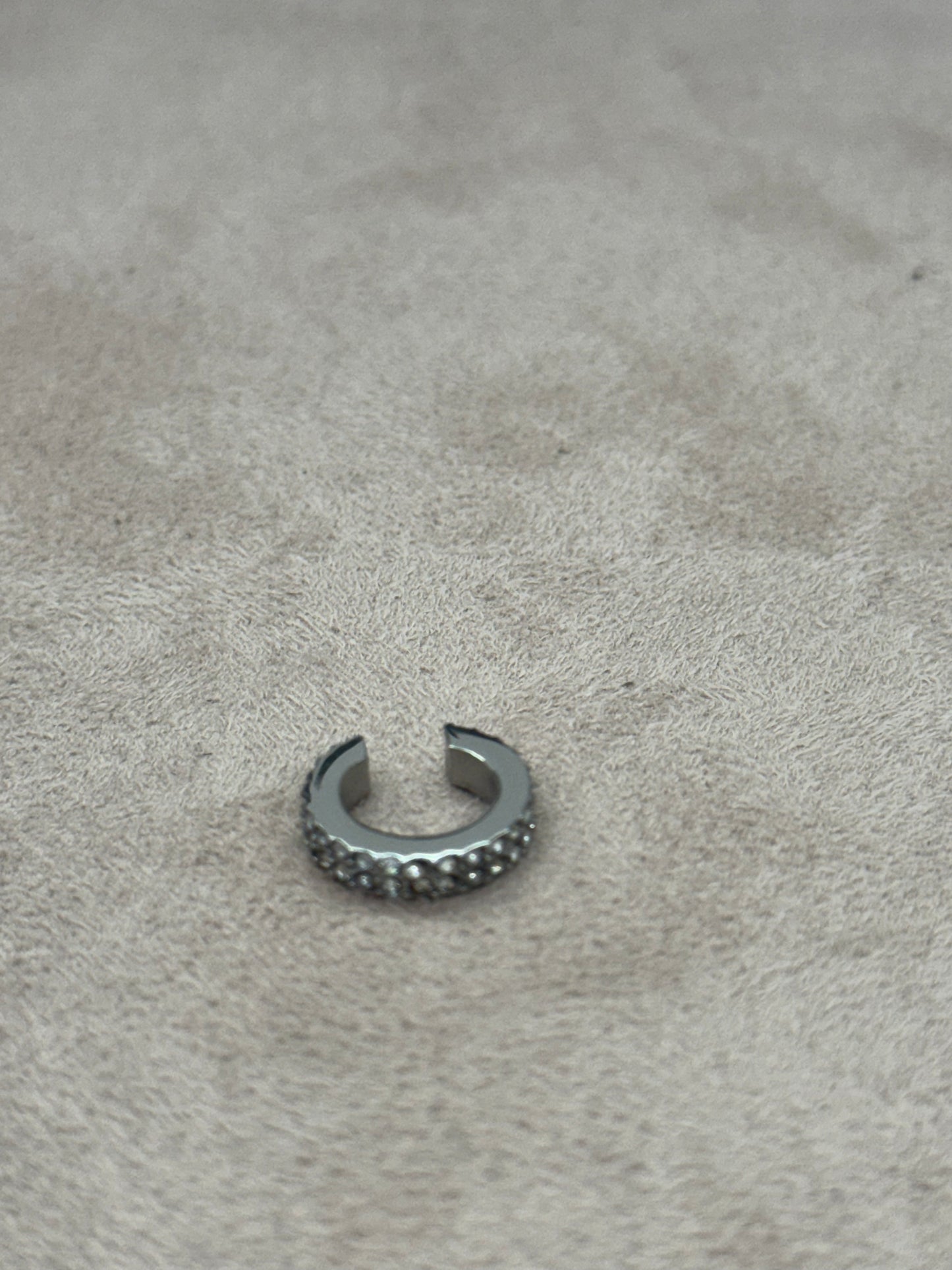 Ear cuff