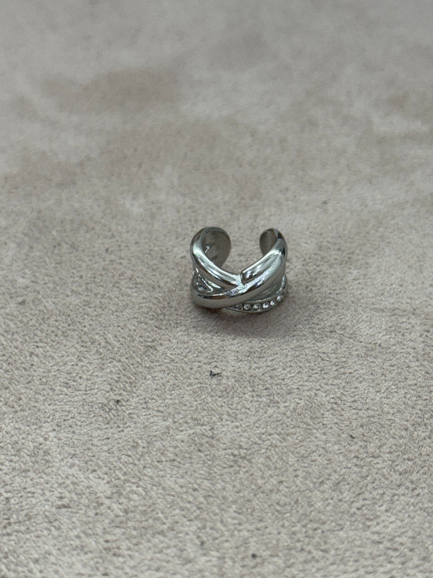 Ear cuff